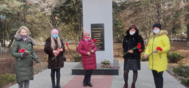 Акция «Защитим память героев» Праздничный концерт "Отважные защитники Отечества"