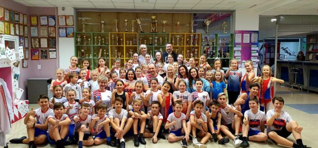 "Хочешь быть чемпионом? . Тогда надо учиться!"