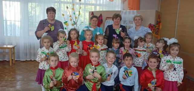 «Как у нас на Дону». Познавательно-игровой час. "Как у нас на Дону". Познавательно-игровой час.