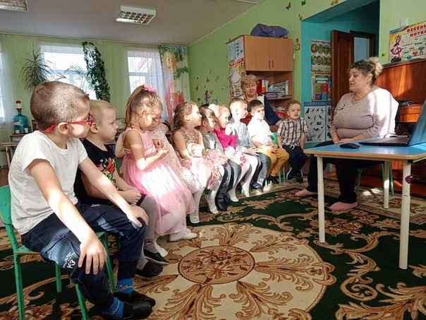 "Время читать". Передвижка.
